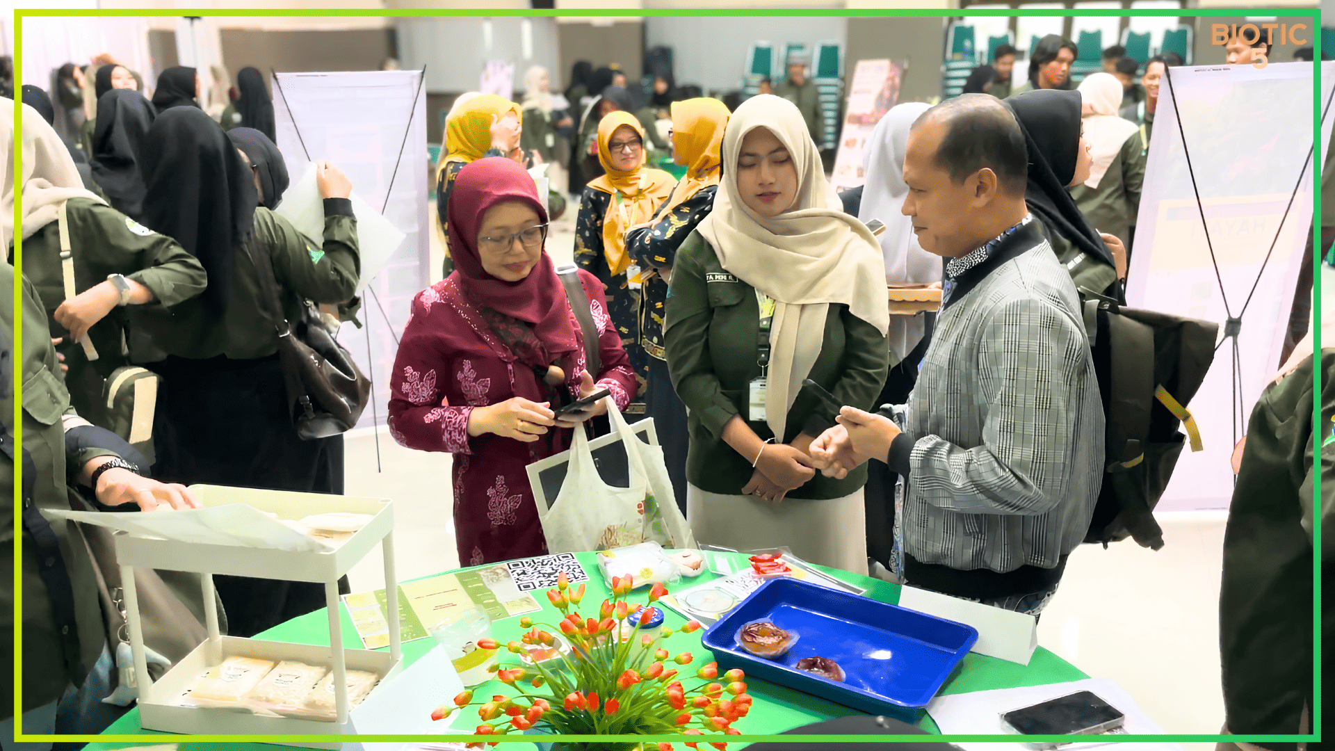 Produk Penelitian dan Inovasi Mahasiswa Ramaikan Expo Akademik Tadris Biologi UIN KHAS Jember